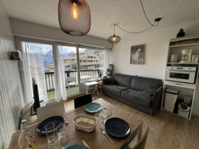 Studio cabine rénové, 4 couchages, pied des pistes, parking, balcon sud - FR-1-297-160 Auris